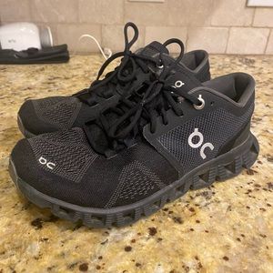 Size 5 women's OnCloud Shoes